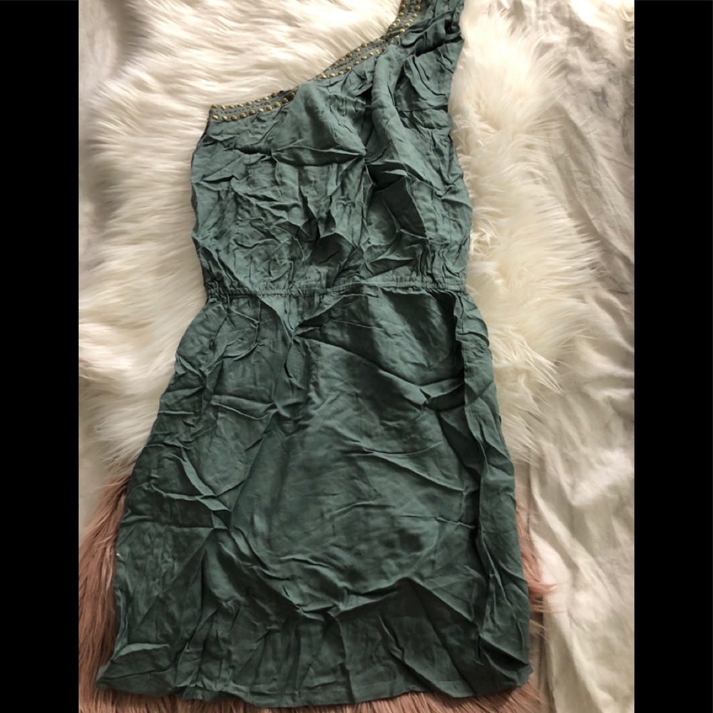 Green dress